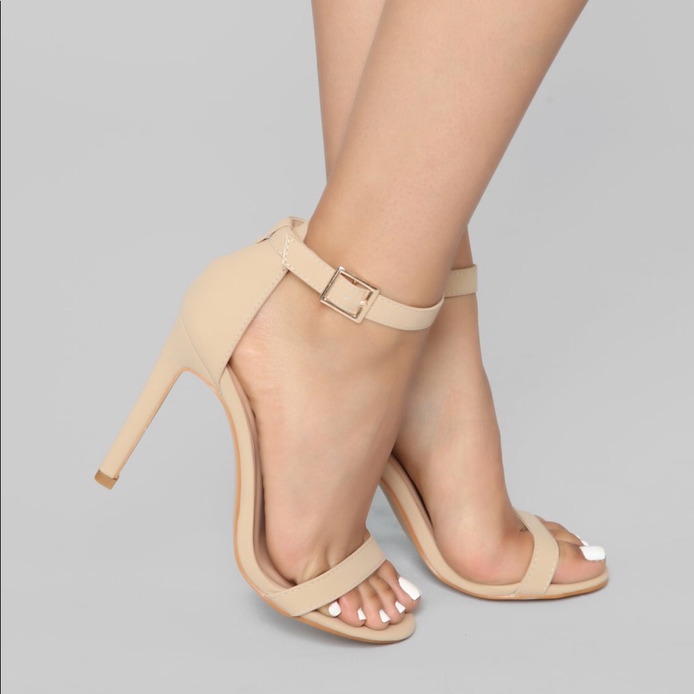 Brand new Tan/Nude heels